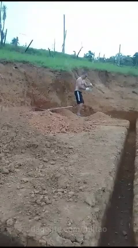 Por isso a obra não sai by miltao