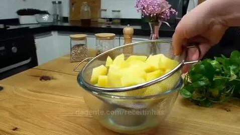Receita de batata 
#brazil #receitinhasdavivi by receitinhas