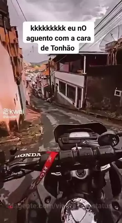 Esse Tonhão  😂😂😂😂 by vinifrasesestatus