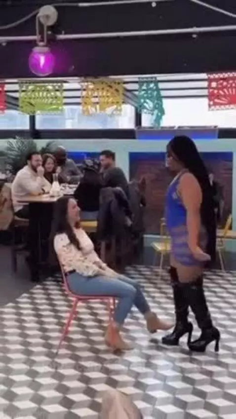 Assista esse vídeo 🤣🤭 by vinifrasesestatus