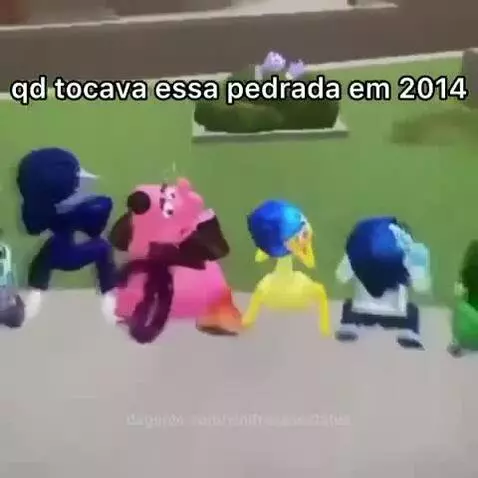 Mãe canta uma música do seu tempo ! 

O tempo 👇🏽 by vinifrasesestatus