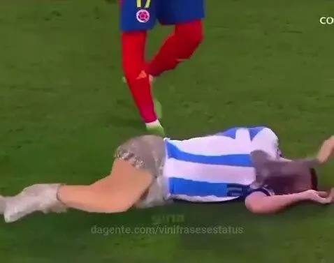 Lá ELEEEE 🤣🤣🤣🤣🤣 by vinifrasesestatus