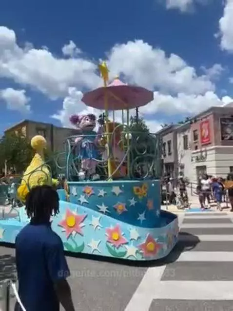 Sesame Street parade. 🫶🏽 by pitbullatt83