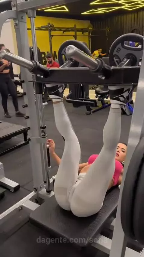 na academia 😋 by sofia