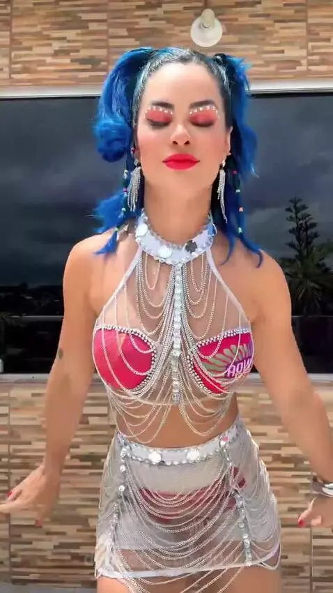 Prévia da publicação de lucia