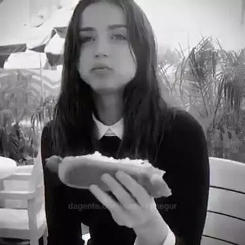 Ana de armas sempre linda de Humildade de coração mesmo 🤍🤍🤍🤍... by senhorphegor