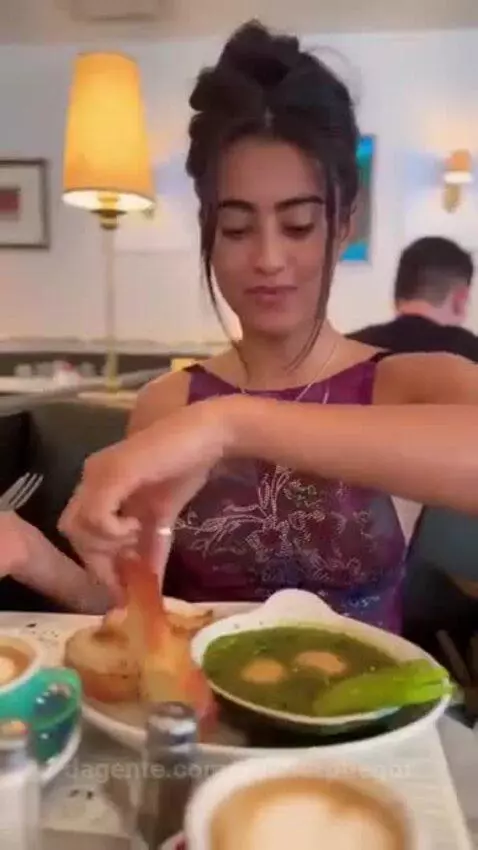 Imagina almoçar com ela assim frente a frente olho no olho .... by senhorphegor