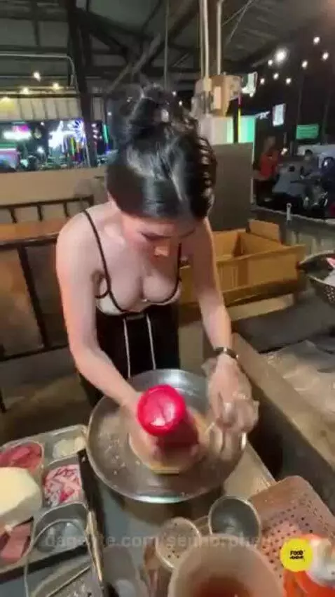 Que humilde mulher Tocando seus sonhos realizados com sucess... by senhorphegor