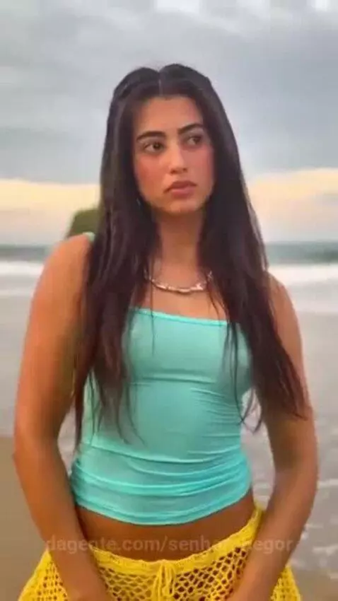 A paisagem é necessário mas a Beleza dessa Menina é muito po... by senhorphegor